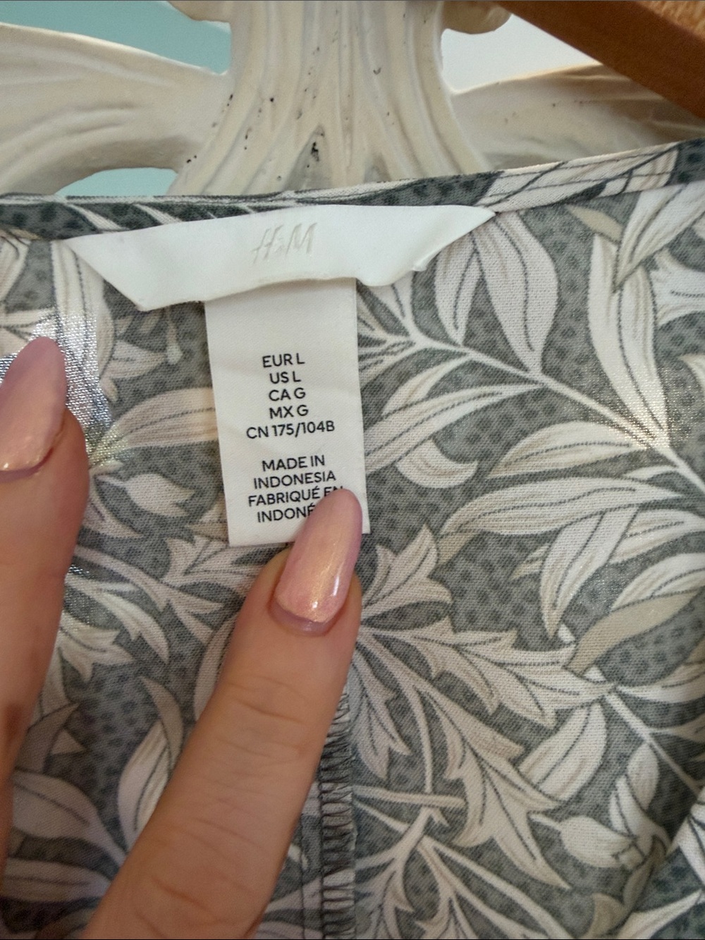 H&M Green and White Leaf-Print Dress - Picture 2 of 8